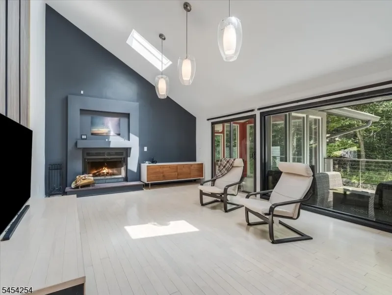 329 Glen Rd Sparta, NJ 07871