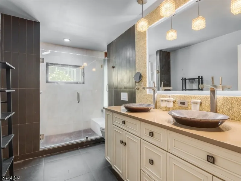 329 Glen Rd Sparta, NJ 07871