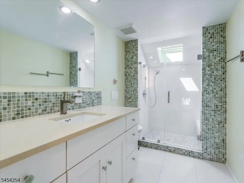 329 Glen Rd Sparta, NJ 07871