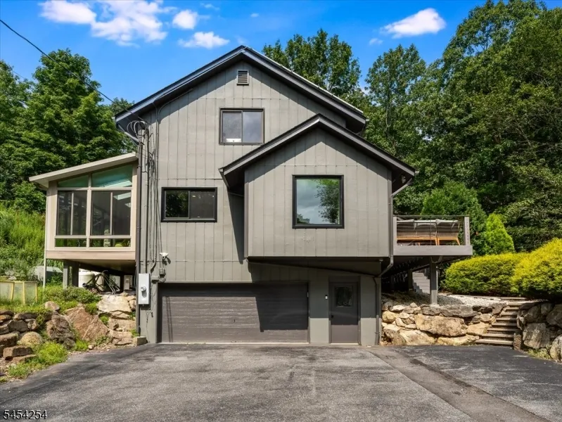 329 Glen Rd Sparta, NJ 07871