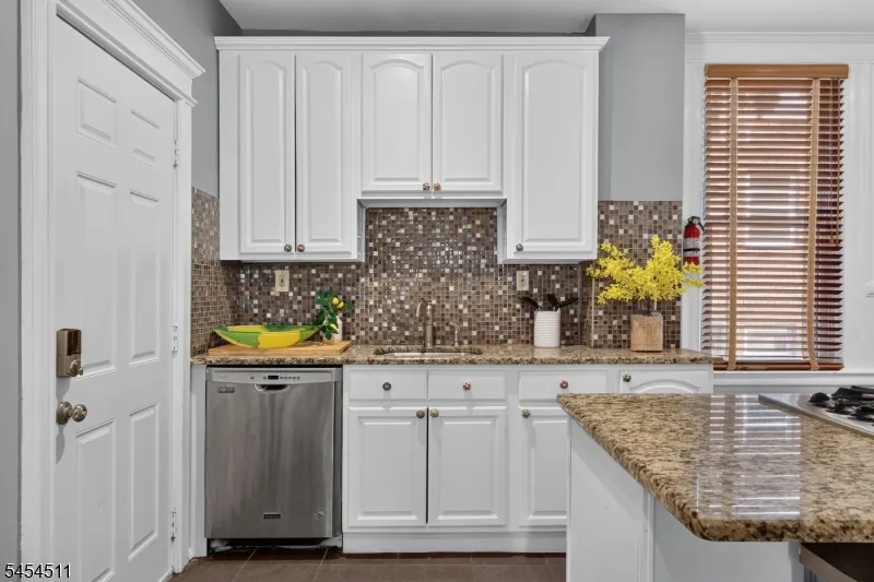 11 Stengel Ave Newark City, NJ 07112