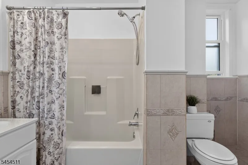 11 Stengel Ave Newark City, NJ 07112