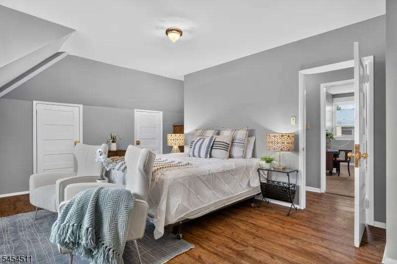 11 Stengel Ave Newark City, NJ 07112