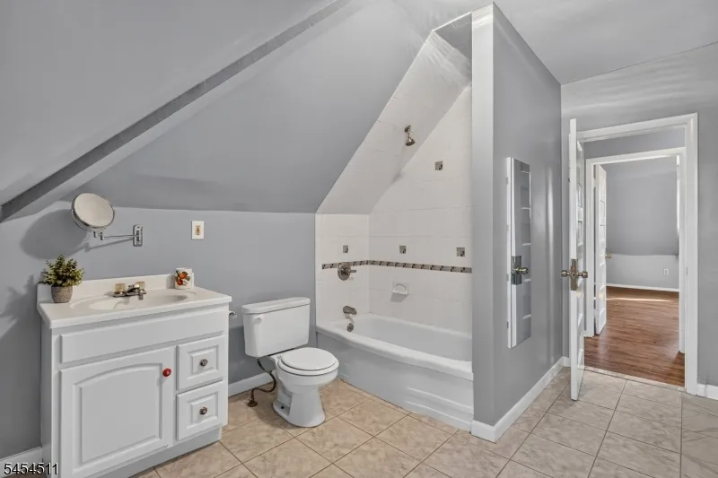 11 Stengel Ave Newark City, NJ 07112
