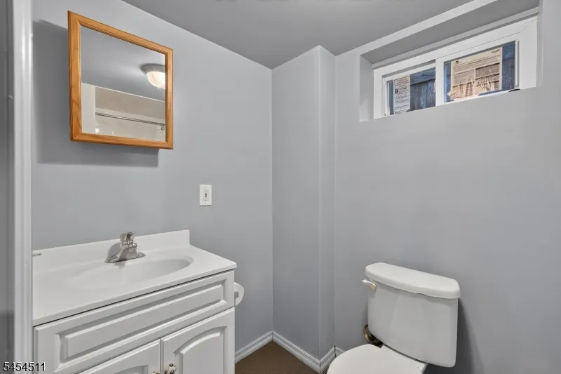 11 Stengel Ave Newark City, NJ 07112