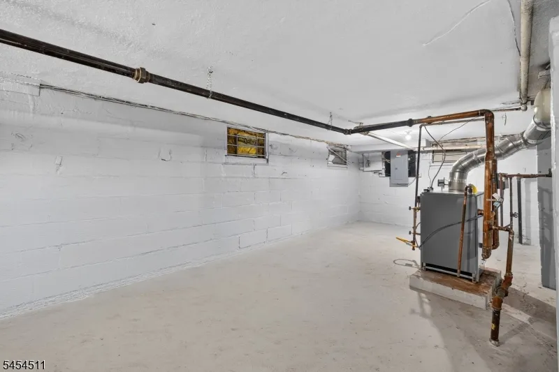11 Stengel Ave Newark City, NJ 07112