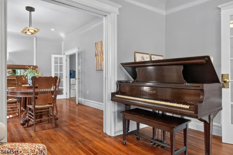 11 Stengel Ave Newark City, NJ 07112