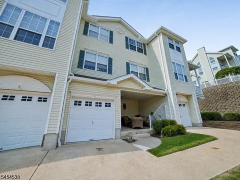 6 Hancock Dr