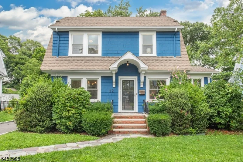 22 Euclid Pl Montclair, NJ 07042