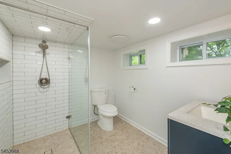 22 Euclid Pl Montclair, NJ 07042