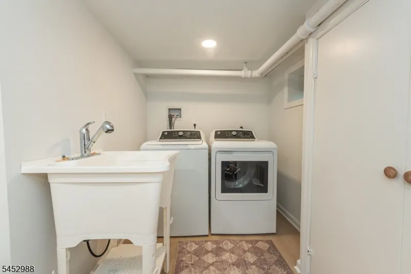 22 Euclid Pl Montclair, NJ 07042