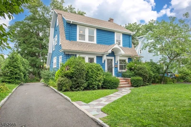 22 Euclid Pl Montclair, NJ 07042