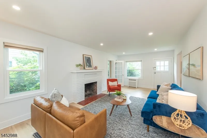 22 Euclid Pl Montclair, NJ 07042