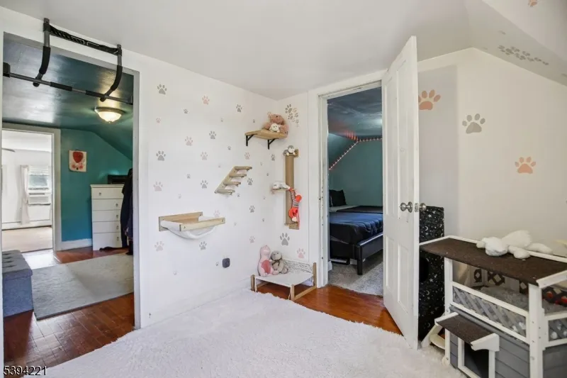 369 Queens Ct Ridgewood Village, NJ 07450