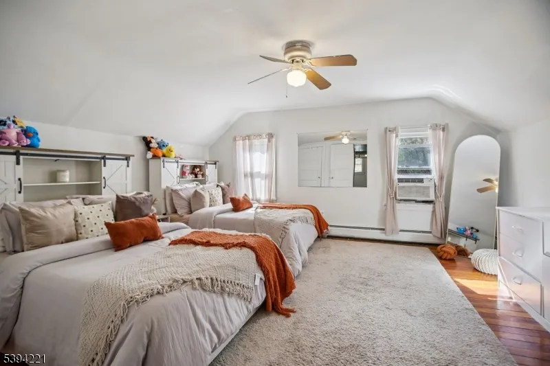 369 Queens Ct Ridgewood Village, NJ 07450