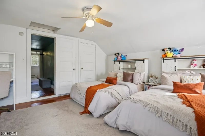 369 Queens Ct Ridgewood Village, NJ 07450