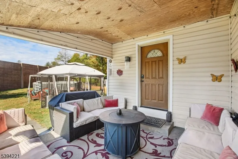 369 Queens Ct Ridgewood Village, NJ 07450