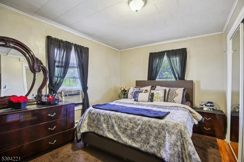 369 Queens Ct Ridgewood Village, NJ 07450
