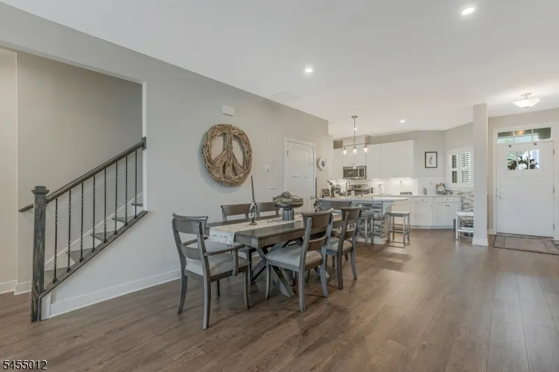 10 Red Shoulder Ln Washington, NJ 07882