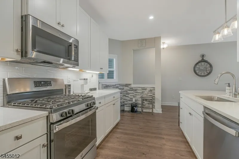 10 Red Shoulder Ln Washington, NJ 07882