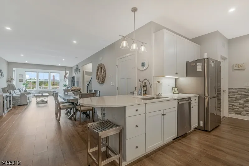 10 Red Shoulder Ln Washington, NJ 07882