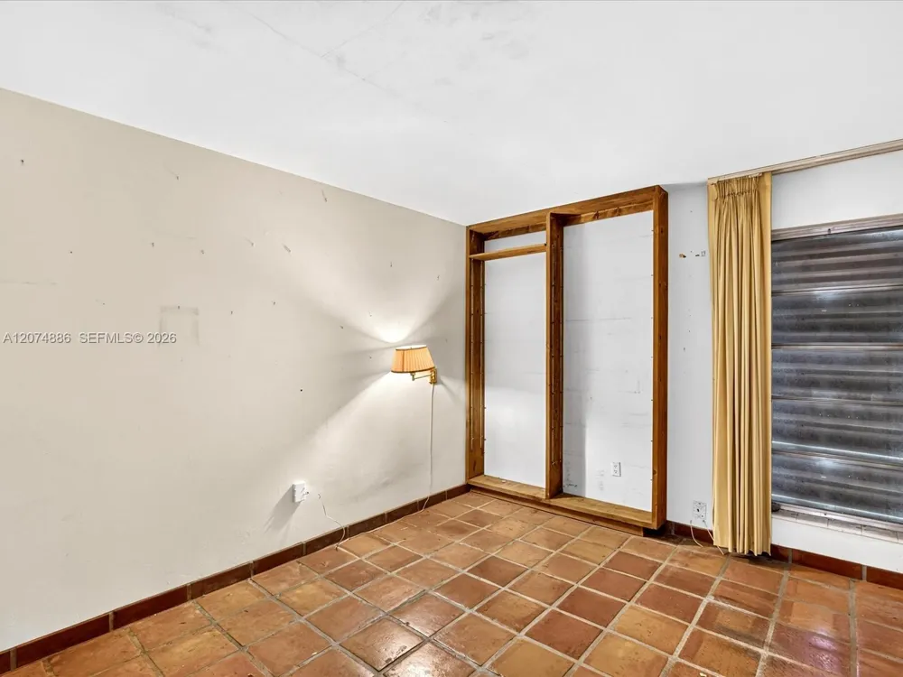 5710 SW 89th Ave Miami, FL 33173