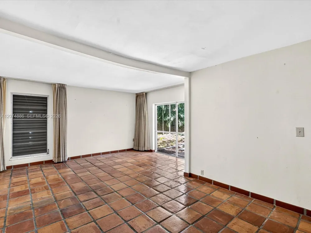 5710 SW 89th Ave Miami, FL 33173