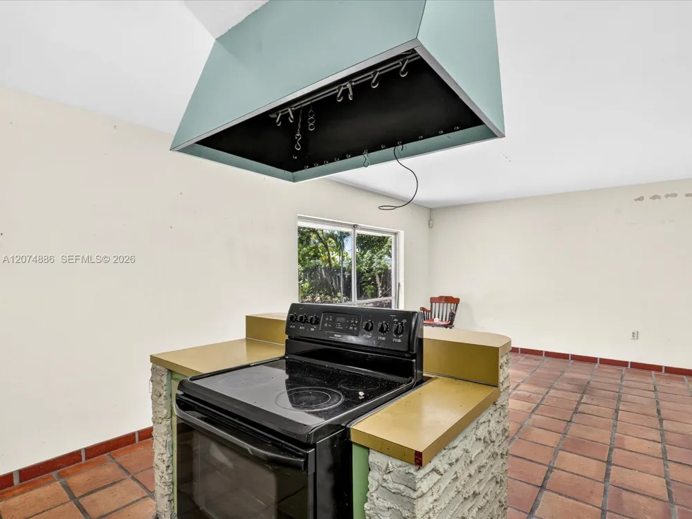 5710 SW 89th Ave Miami, FL 33173