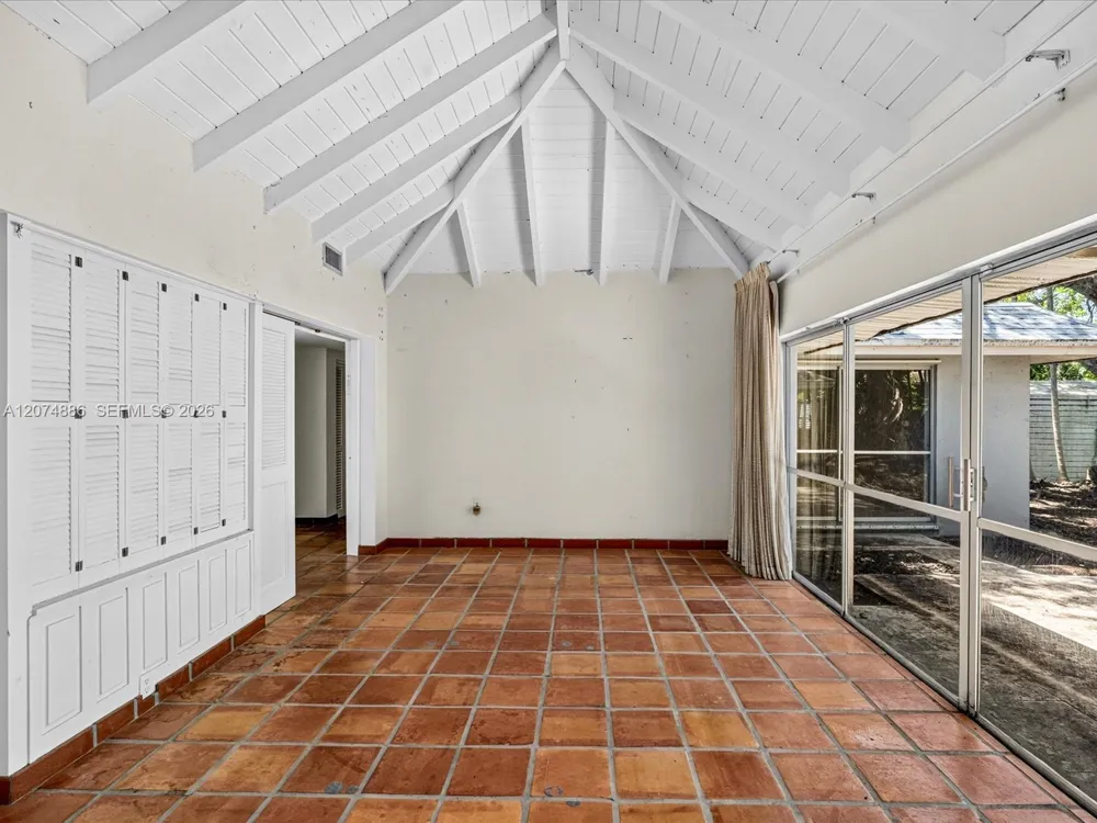 5710 SW 89th Ave Miami, FL 33173