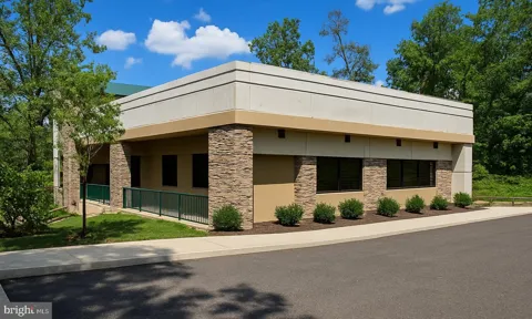 3407 W CHESTER PIKE