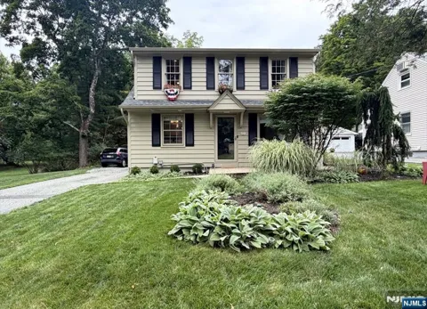 837 Circle Avenue