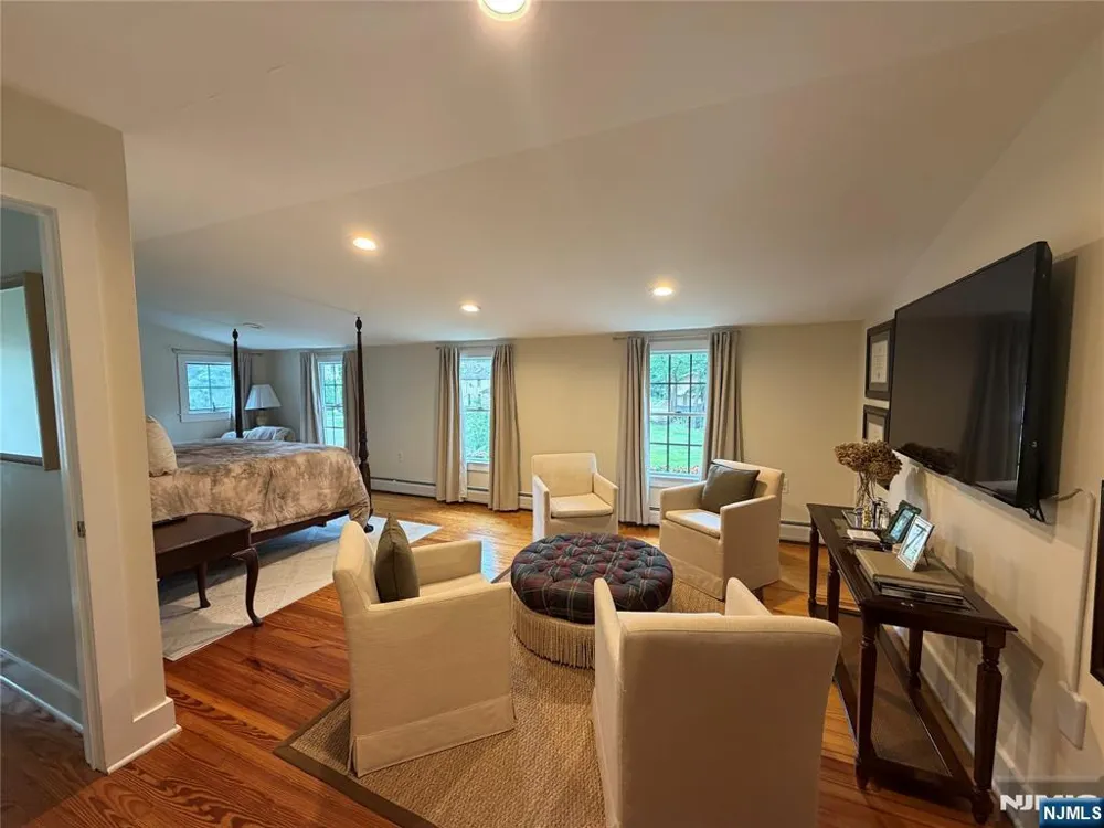 837 Circle Avenue Franklin Lakes, NJ 07417