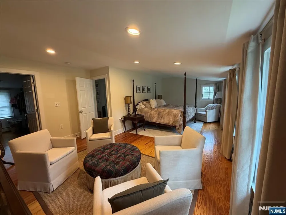 837 Circle Avenue Franklin Lakes, NJ 07417