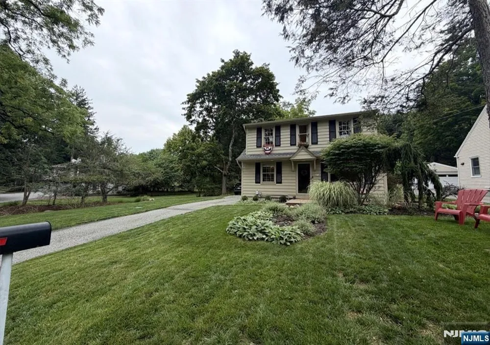 837 Circle Avenue Franklin Lakes, NJ 07417