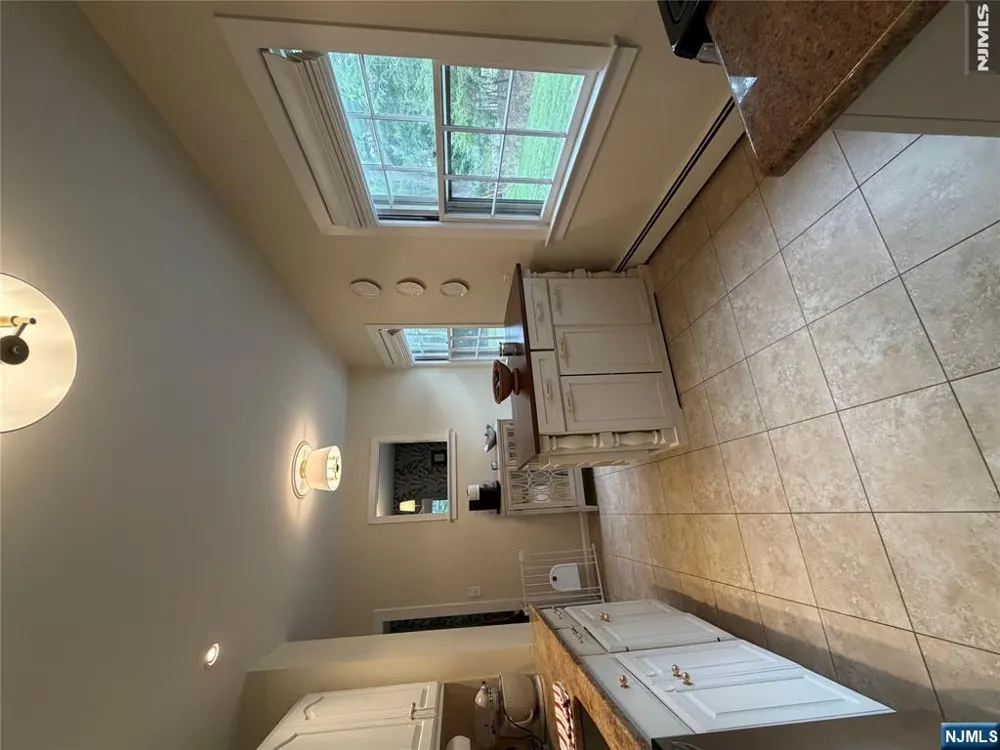 837 Circle Avenue Franklin Lakes, NJ 07417