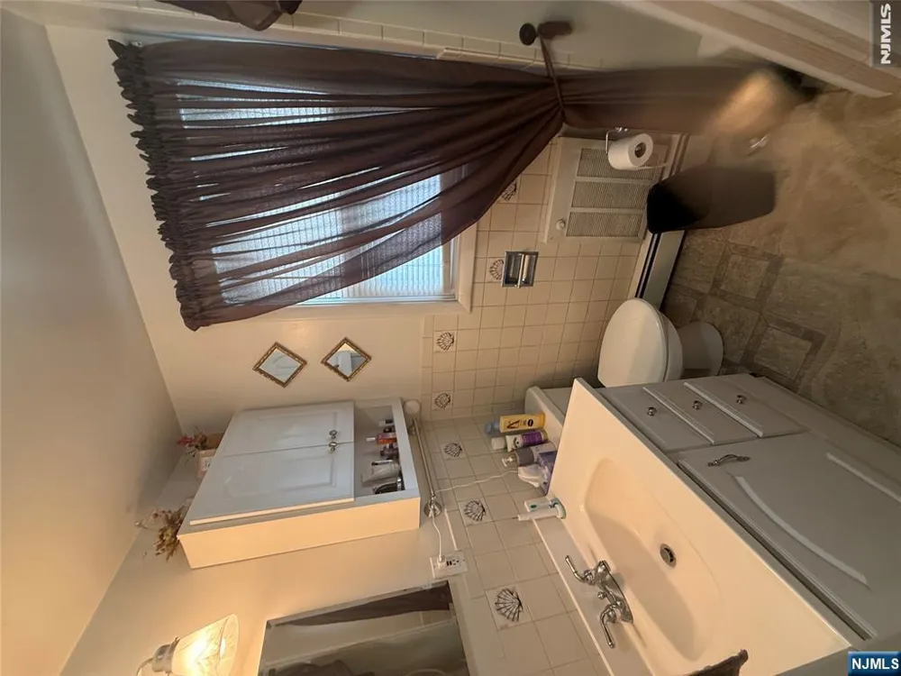 33 Mohawk Trail Jefferson Township, NJ 07849