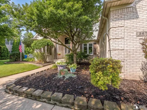 367 Golfview Way