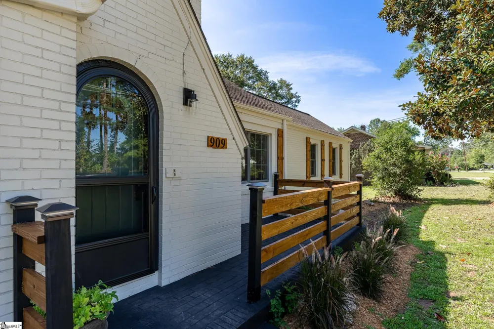 909 W Georgia Road Woodruff, SC 29388