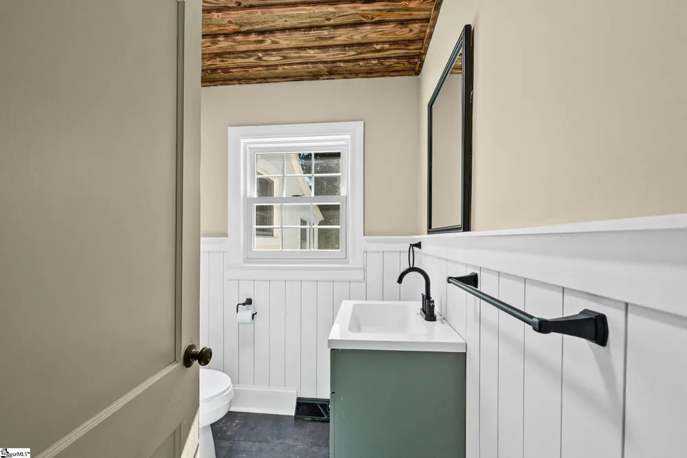 909 W Georgia Road Woodruff, SC 29388