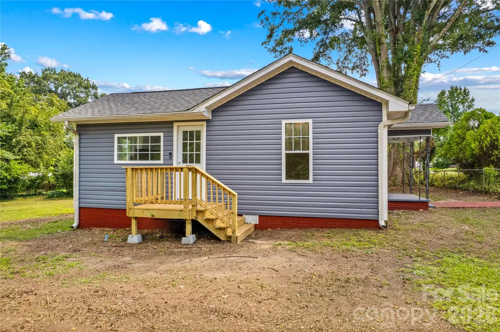 715 Central Avenue Landis, NC 28088