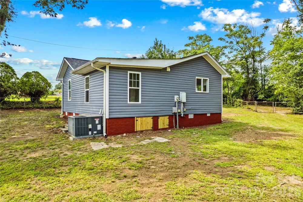 715 Central Avenue Landis, NC 28088