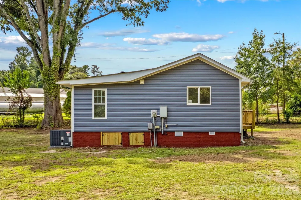 715 Central Avenue Landis, NC 28088