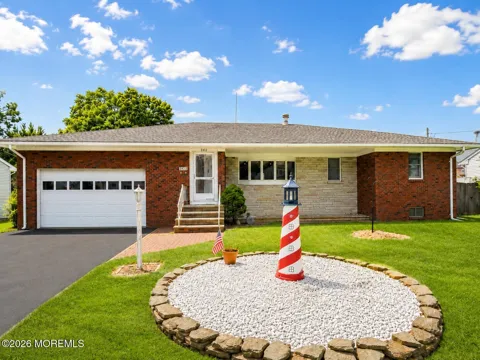 2412 Hemlock Lane