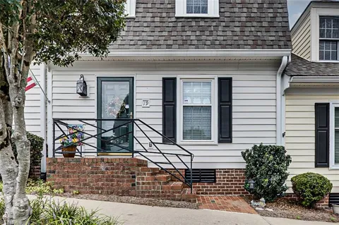 330 W Presnell Street #19