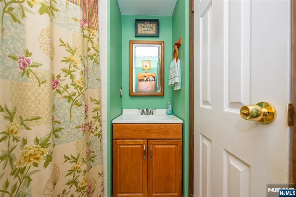 7 Oswego Avenue Par-Troy Hills, NJ 07034