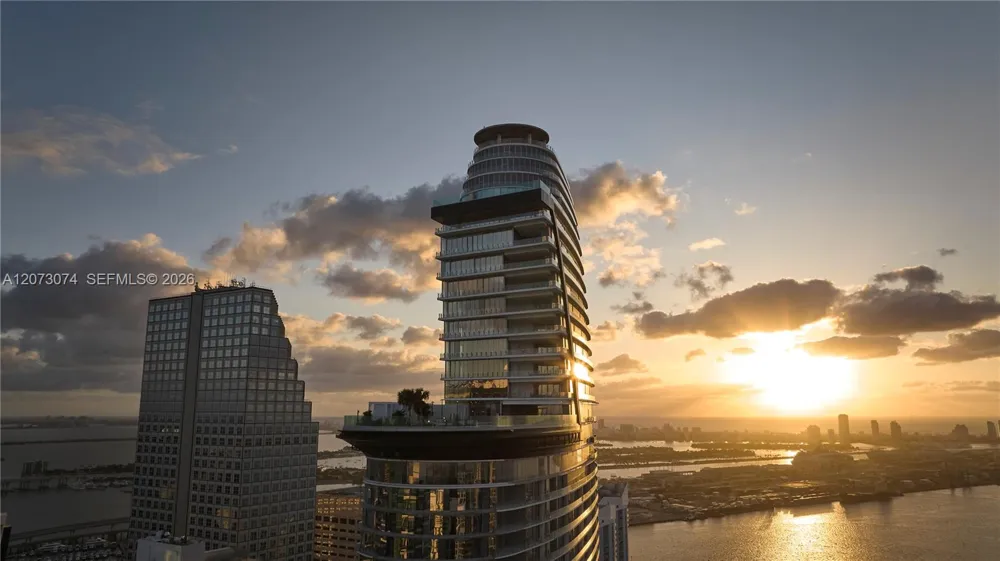 300 Biscayne Boulevard Way #2608W Miami, FL 33131