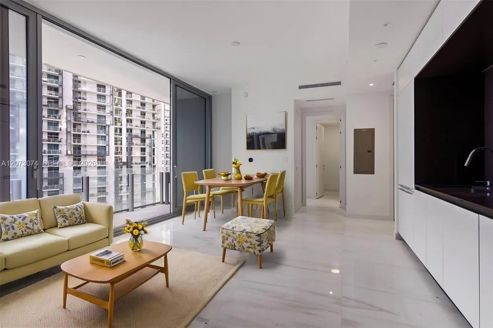 300 Biscayne Boulevard Way #2608W Miami, FL 33131
