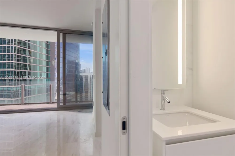 300 Biscayne Boulevard Way #2608W Miami, FL 33131