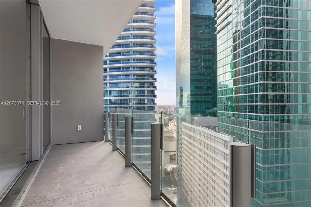 300 Biscayne Boulevard Way #2608W Miami, FL 33131