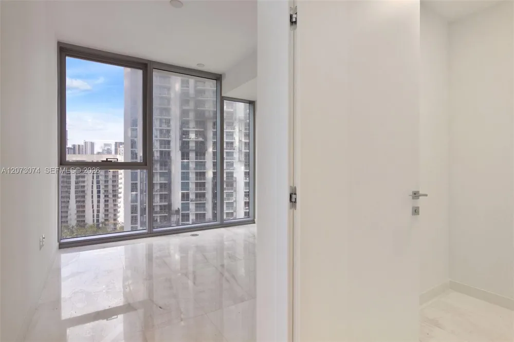 300 Biscayne Boulevard Way #2608W Miami, FL 33131